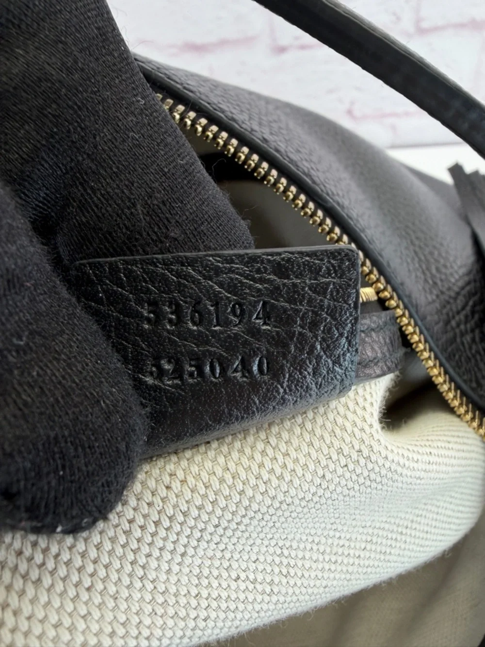 Gucci Pebbled Calfskin Large Soho Hobo Black - Picture 13 of 16